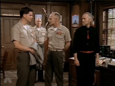 MAJOR_DAD_-_E3X04_A_FEW_GOOD_MEN_294.jpg