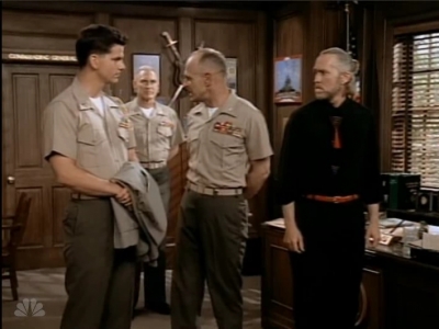 MAJOR_DAD_-_E3X04_A_FEW_GOOD_MEN_296.jpg
