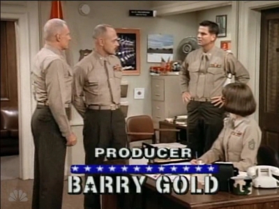 MAJOR_DAD_-_E3X05_POKER_NIGHT_029.jpg