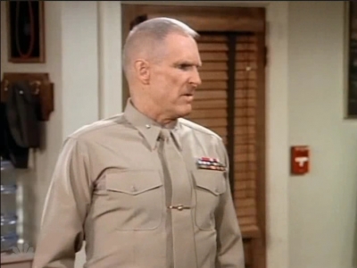 MAJOR_DAD_-_E3X05_POKER_NIGHT_076.jpg