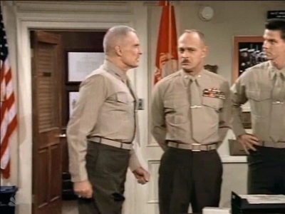 MAJOR_DAD_-_E3X05_POKER_NIGHT_110.jpg