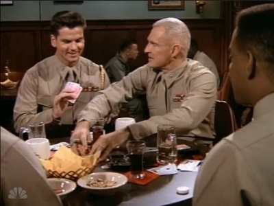 MAJOR_DAD_-_E3X05_POKER_NIGHT_197.jpg