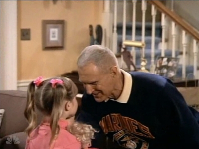 MAJOR_DAD_-_E3X05_POKER_NIGHT_345.jpg