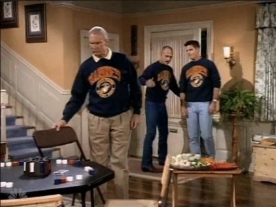 MAJOR_DAD_-_E3X05_POKER_NIGHT_423.jpg