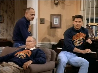 MAJOR_DAD_-_E3X05_POKER_NIGHT_723.jpg