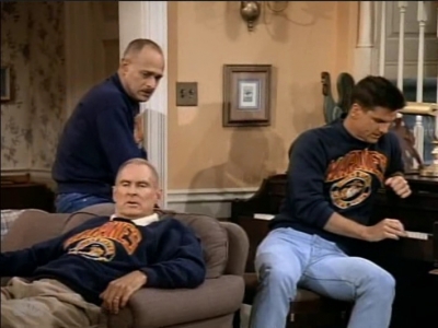 MAJOR_DAD_-_E3X05_POKER_NIGHT_726.jpg