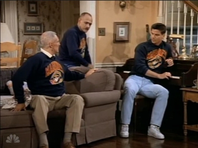 MAJOR_DAD_-_E3X05_POKER_NIGHT_748.jpg