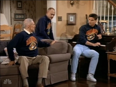 MAJOR_DAD_-_E3X05_POKER_NIGHT_749.jpg