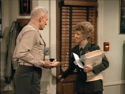 MAJOR_DAD_-_E3X06_ANYTHING_YOU_CAN_DO_I_CAN_DO_PERKY_045.jpg