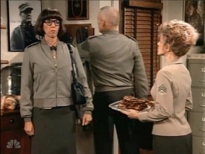 MAJOR_DAD_-_E3X06_ANYTHING_YOU_CAN_DO_I_CAN_DO_PERKY_065.jpg