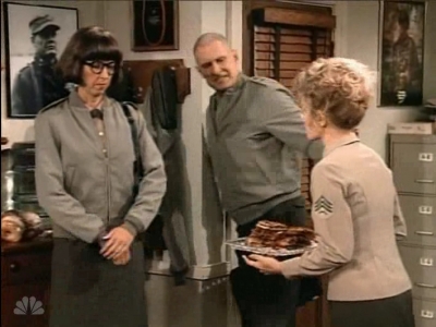 MAJOR_DAD_-_E3X06_ANYTHING_YOU_CAN_DO_I_CAN_DO_PERKY_067.jpg