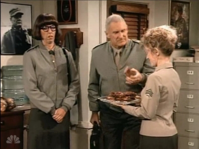 MAJOR_DAD_-_E3X06_ANYTHING_YOU_CAN_DO_I_CAN_DO_PERKY_074.jpg
