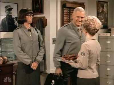 MAJOR_DAD_-_E3X06_ANYTHING_YOU_CAN_DO_I_CAN_DO_PERKY_079.jpg