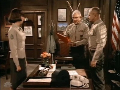 MAJOR_DAD_-_E3X06_ANYTHING_YOU_CAN_DO_I_CAN_DO_PERKY_094.jpg