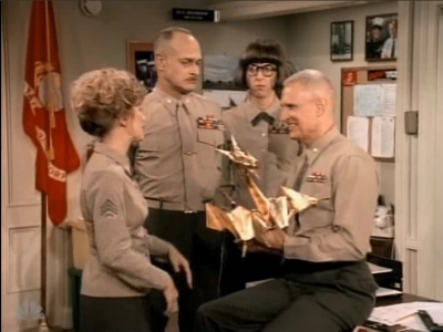 MAJOR_DAD_-_E3X06_ANYTHING_YOU_CAN_DO_I_CAN_DO_PERKY_166.jpg