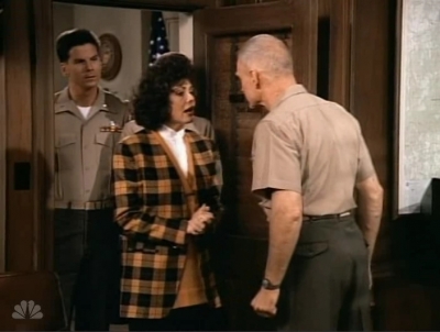 MAJOR_DAD_-_E3X07_EDUCATING_CASEY_390.jpg
