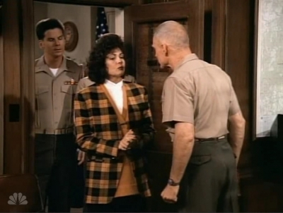 MAJOR_DAD_-_E3X07_EDUCATING_CASEY_391.jpg