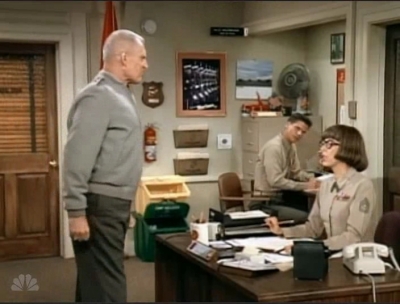 MAJOR_DAD_-_E3X08_LADY_IN_WAITING_051.jpg