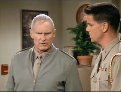 MAJOR_DAD_-_E3X08_LADY_IN_WAITING_074.jpg