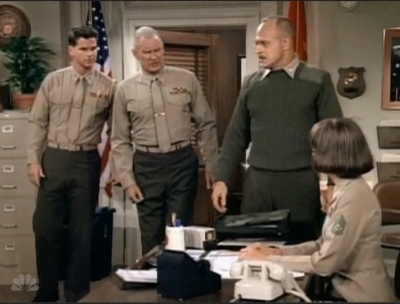 MAJOR_DAD_-_E3X08_LADY_IN_WAITING_158.jpg
