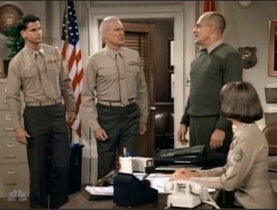 MAJOR_DAD_-_E3X08_LADY_IN_WAITING_160.jpg