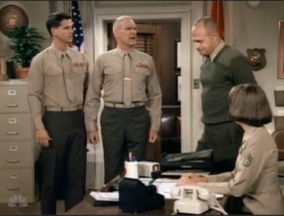 MAJOR_DAD_-_E3X08_LADY_IN_WAITING_163.jpg