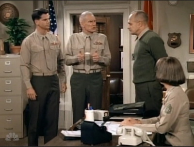 MAJOR_DAD_-_E3X08_LADY_IN_WAITING_167.jpg