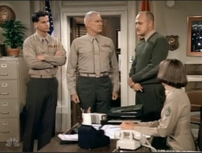 MAJOR_DAD_-_E3X08_LADY_IN_WAITING_173.jpg
