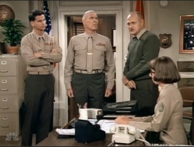 MAJOR_DAD_-_E3X08_LADY_IN_WAITING_177.jpg