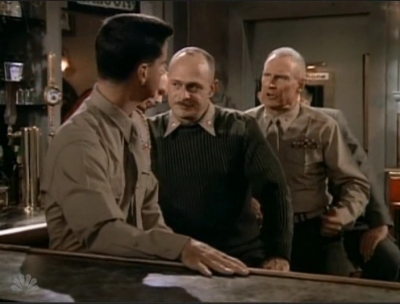 MAJOR_DAD_-_E3X08_LADY_IN_WAITING_210.jpg