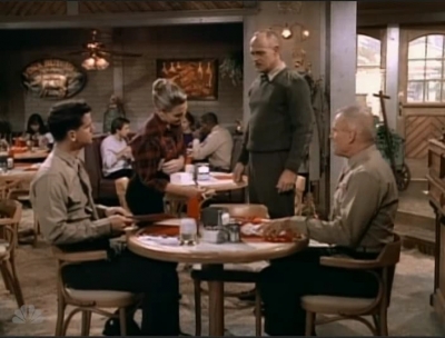 MAJOR_DAD_-_E3X08_LADY_IN_WAITING_246.jpg