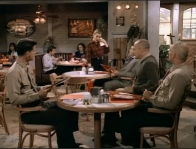 MAJOR_DAD_-_E3X08_LADY_IN_WAITING_274.jpg