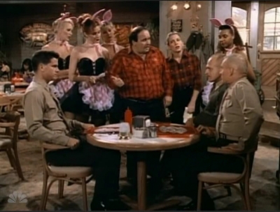 MAJOR_DAD_-_E3X08_LADY_IN_WAITING_309.jpg