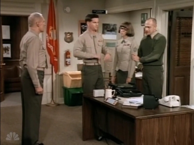 MAJOR_DAD_-_E3X13_WHOS_THAT_BLONDE_089.jpg