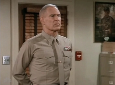 MAJOR_DAD_-_E3X13_WHOS_THAT_BLONDE_096.jpg