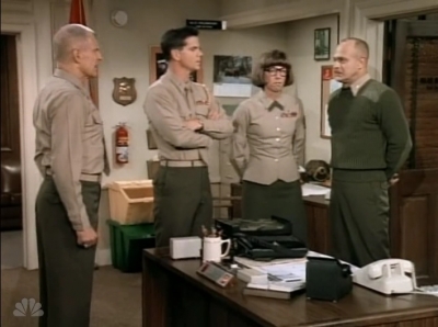 MAJOR_DAD_-_E3X13_WHOS_THAT_BLONDE_111.jpg