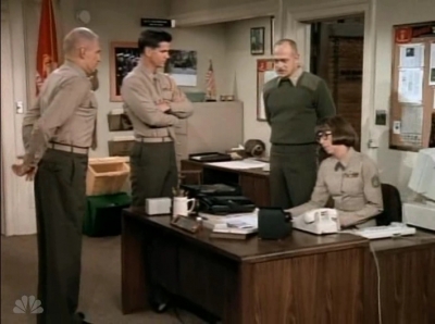 MAJOR_DAD_-_E3X13_WHOS_THAT_BLONDE_152.jpg