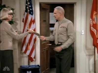 MAJOR_DAD_-_E3X13_WHOS_THAT_BLONDE_162.jpg