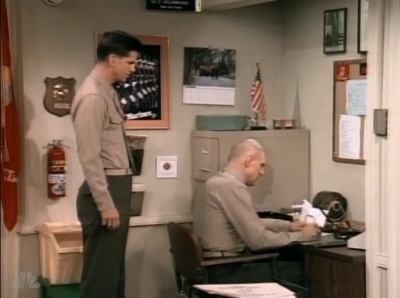MAJOR_DAD_-_E3X13_WHOS_THAT_BLONDE_219.jpg