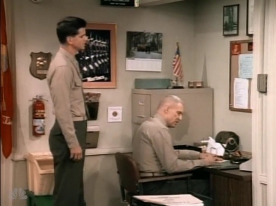 MAJOR_DAD_-_E3X13_WHOS_THAT_BLONDE_225.jpg