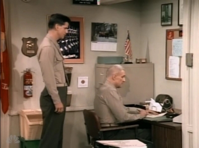 MAJOR_DAD_-_E3X13_WHOS_THAT_BLONDE_231.jpg