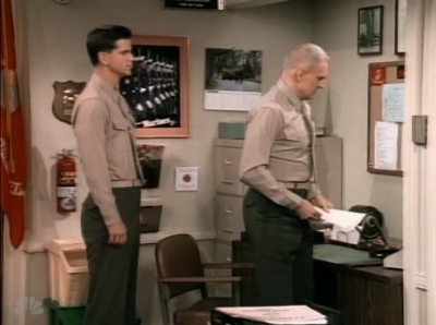 MAJOR_DAD_-_E3X13_WHOS_THAT_BLONDE_298.jpg