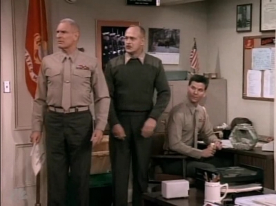 MAJOR_DAD_-_E3X13_WHOS_THAT_BLONDE_340.jpg