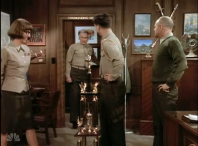 MAJOR_DAD_-_E3X14_WEVE_GOT_TROUBLE_003.jpg