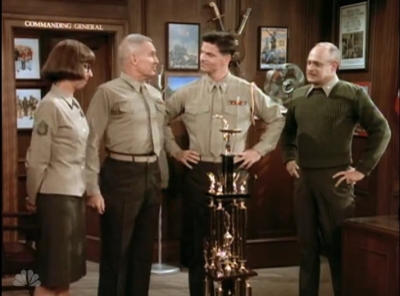 MAJOR_DAD_-_E3X14_WEVE_GOT_TROUBLE_046.jpg