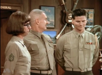 MAJOR_DAD_-_E3X14_WEVE_GOT_TROUBLE_087.jpg