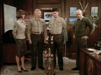 MAJOR_DAD_-_E3X14_WEVE_GOT_TROUBLE_135.jpg