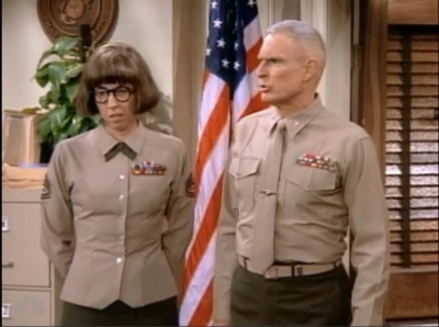 MAJOR_DAD_-_E3X15_THREES_A_CROWD_054.jpg