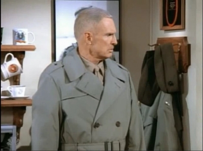 MAJOR_DAD_-_E3X15_THREES_A_CROWD_146.jpg