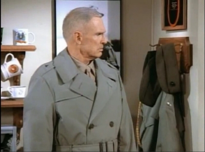 MAJOR_DAD_-_E3X15_THREES_A_CROWD_147.jpg
